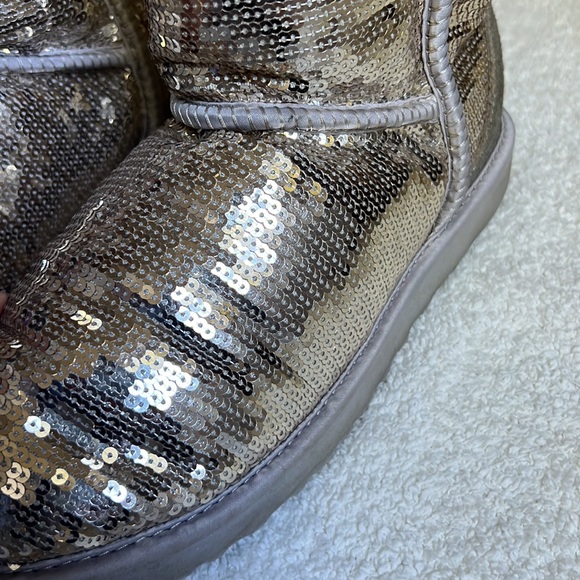 UGG Classic Short Sequin Boot - Picture 12 of 16